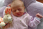 Am 21.08.2026 ist Thilda aus Greußen geboren, mit 2940 g und 50cm. Eltern: Vanessa und Jan. Foto: Station/privat