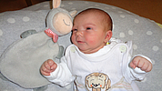 Hailey Steinacker aus Oberbösa, geb. am 10.07.2026 um 21:45 Uhr, 50 cm, 3360 g. Foto: Station/privat
