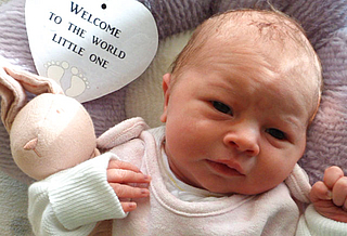 Leni Mila Hentschel aus Großenehrich, geboren am 22.05.2026 mit 2800 g und 49 cm. Eltern: Jasmin und Stefan Foto: Station/privat