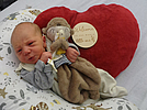 Gustav Lippmann aus Abtsbessing, geboren am 17.12.2025 mit 3520 g und 53 cm. Foto: Station/privat
