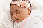 Kehlani Perez aus Güstrow, geb. am 14.02.2025 um 00.28 Uhr, 49 cm, 3555g. Foto: Johanna Bast