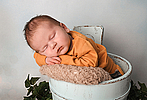 Valentin Andreas Borath aus Goldberg, geb. am 07.10.2024 um 08:33 Uhr, 54 cm, 4420 g. Foto: Nicole Voss