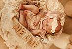 Am 07.09.2026 ist Nelly Becker geboren, mit 3540 g und 51 cm. Eltern: Annika und Brian Becker. Foto: privat