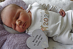 Matheo Levin Dennstedt aus Großfurra, geboren am 02.06.2026 mit 5270 g und 53 cm. Eltern: Emely Dennstedt und Florian Foto: Station/privat
