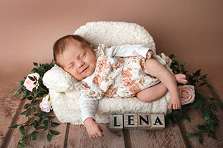 Lena Celine Kessin aus Damm, geb. am 23.12.24 um 11.15 Uhr, 50 cm, 3435g. Foto: Nicole Voss