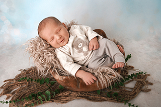 Levi aus Güstrow, geb. am 23.04.2025 um 09.34 Uhr, 54 cm, 3970 g. Foto: Nicole Voss