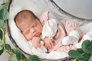 Hailey Luedke aus Laage, geb. am 27.06.2025 um 17.22 Uhr, 53 cm, 4000g. Foto: Bensing-Brandt