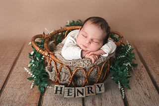 Henry Stoffers aus Güstrow, geb. am 14.04.2026 um 04.47 Uhr, 52 cm, 3890 g. Foto: Nicole Voss