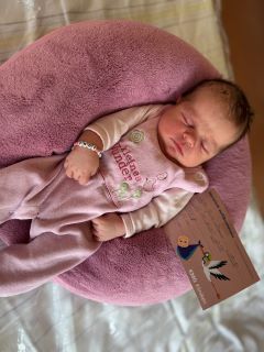 Mila-June Zimmer aus Ebeleben, geboren am 12.08.2025 mit 3930 g und 52 cm. Eltern: Anna-Lena und Stefan. Foto: Station/privat