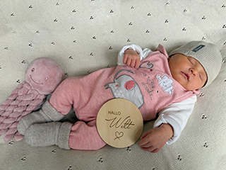 Hedi geboren am 19.09.2025 mit 3600 g und 52 cm. Foto: Station/privat