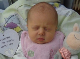 Cataleya Otto aus Bad Frankenhausen,  geboren am 20.11.2025. Foto: Station/privat