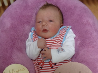 Lotte Schäfer aus Greußen, geboren am 10.01.2026 um 17:07 Uhr mit 3970 g und 54 cm. Eltern: Johanna Usbeck-Schäfer und Matthias Schäfer. Foto: Station/privat