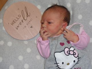 Pia Elaine aus Bad Frankenhausen, geboren am 14.01.2026 mit 3450 g und 51 cm. Eltern: Emily und Sascha. Foto Station/privat