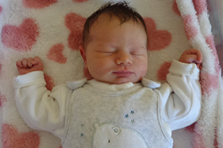 Elli Tänzer geboren am 27.02.2026, mit 3710 g und 54 cm. Foto: Station/privat