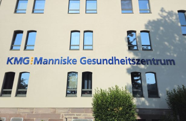 Neue Fassadenbeschriftung